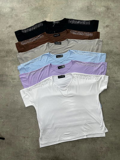 Remera modal con strass