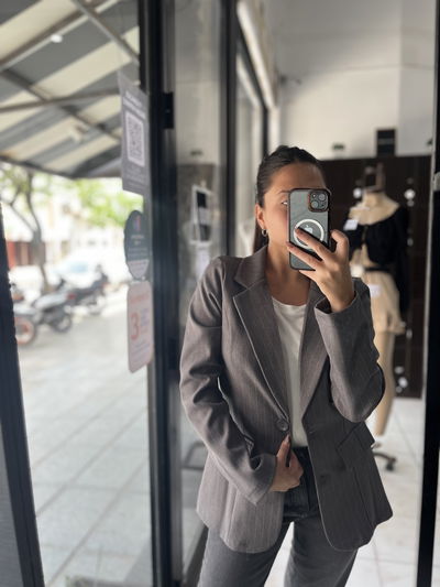 BLAZZER GRIS A RAYAS