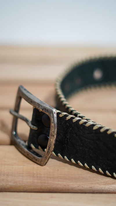 CINTO DE CUERO REPUJADO UNISEX