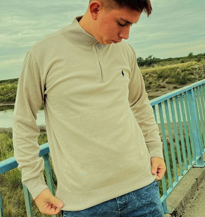 Sweater medio cierre
