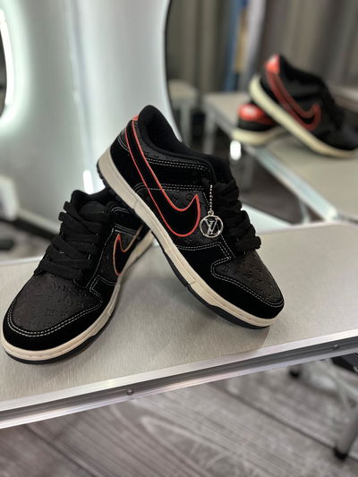 DUNK SB - Loous Vuitton
