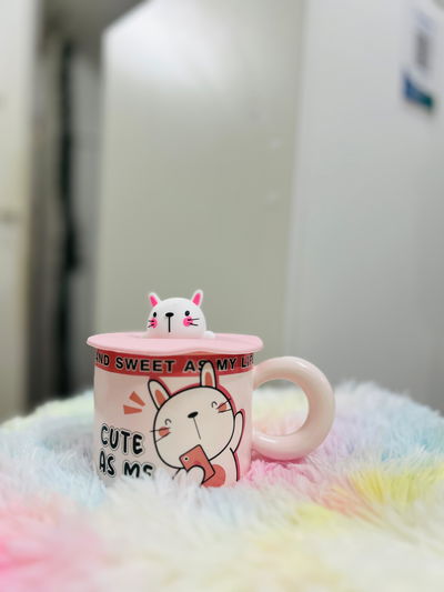 TAZA DE CERAMICA CON TAPA DE GOMA CAT ROSITA