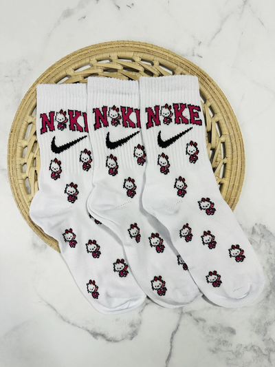 TENIS adulto Nike minis hello kitty 