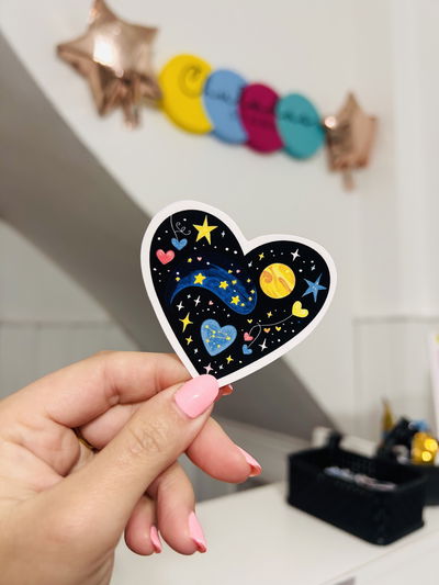 Sticker vinilo corazón cósmico 