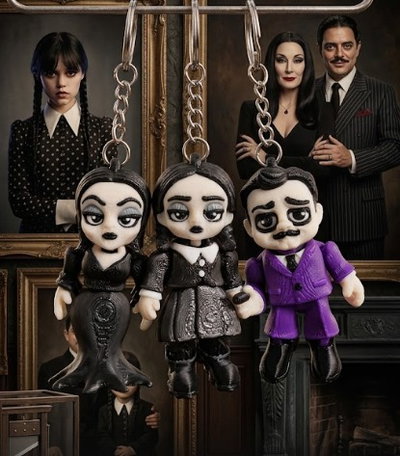LLAVEROS  MERLINA HOMERO Y MORTICIA