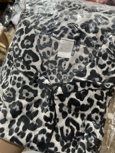 Pijama camisero print gris