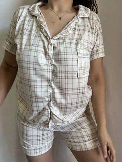 Pijama camisero cuadrille beige