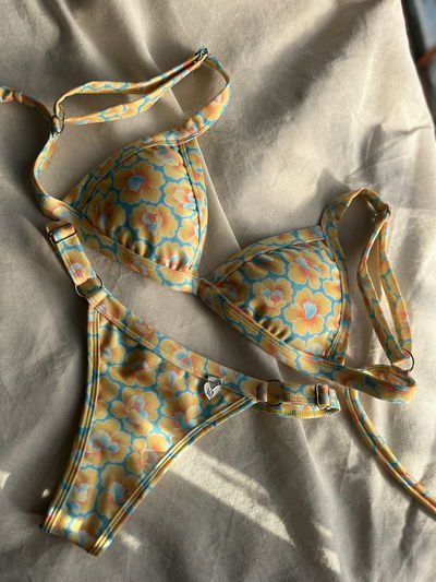 MANILA FLORES AMARILLAS