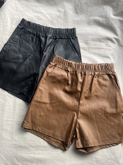 SHORT ENGOMADO