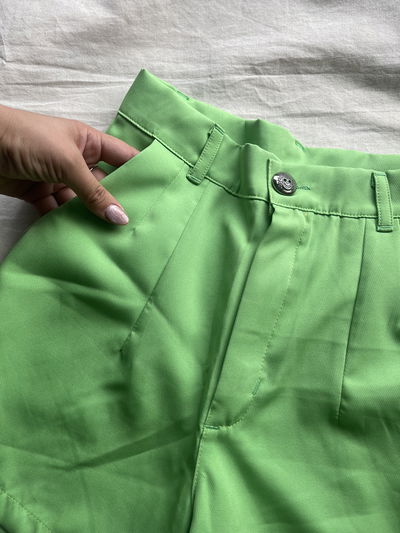 SHORT SASTRERO VERDE LIMA