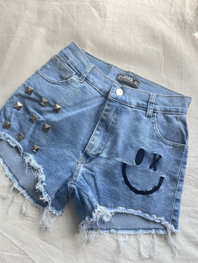 SHORT BORDADO C/TACHAS