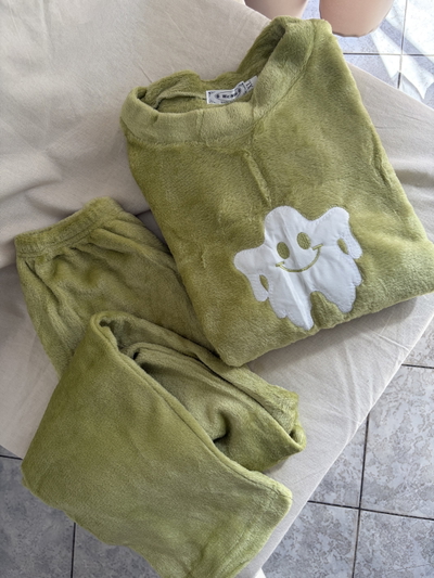 Pijama polar soft verde fantasmita