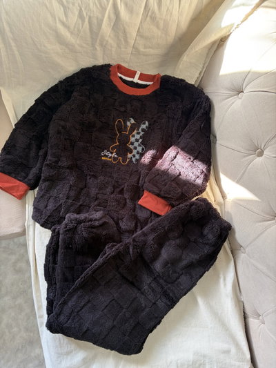 Pijama corderito PREMIUM negro con bordes terracota
