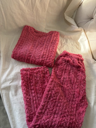 Pijama peludito importado con textura FUCSIA