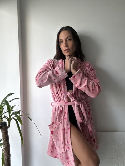 Bata de plush rosa estrellas