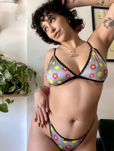 Conjunto triángulo estampado SMILE