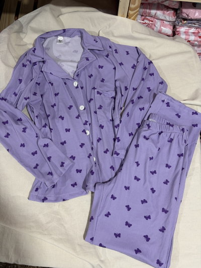 Pijama camisero de morley violeta mariposas 