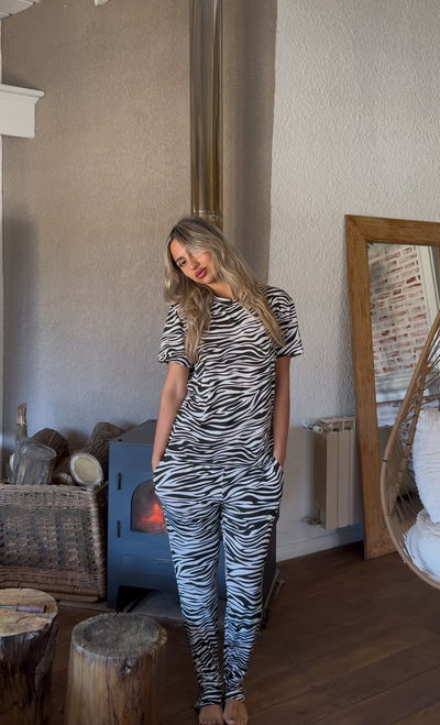 Pijama Bruna cebra blanco y negro 