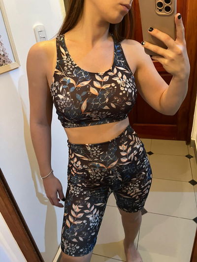 Top lycra negro flores  