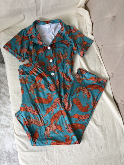 Pijama camisero verde tigres