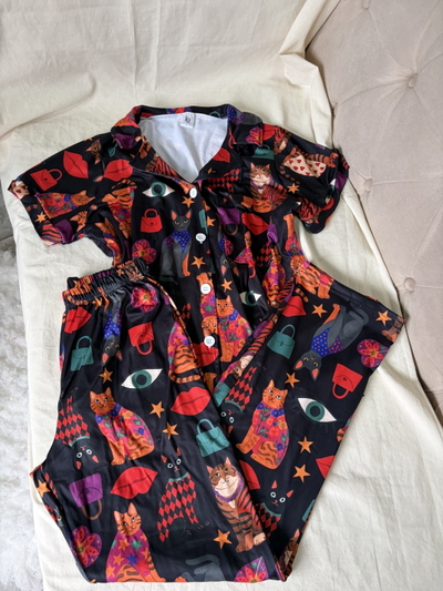 Pijama camisero negro gatos