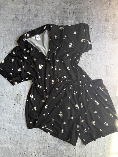 Camisero modal soft negro florcitas