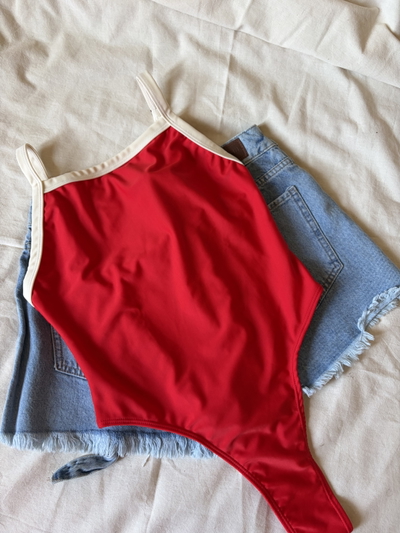 Mancora rojo con crema - enteriza