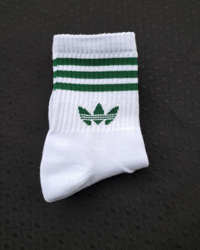 PAR TENIS AD VERDES