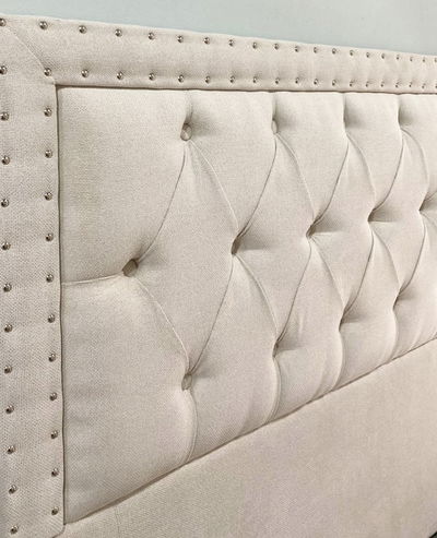 Respaldo de cama CAPITONE CON TACHAS BLANCO KING (1,80 MTS)