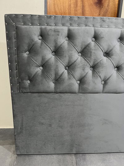 Respaldo de cama CAPITONE CON TACHAS DOBLES