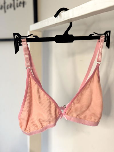 LOLA ROSA