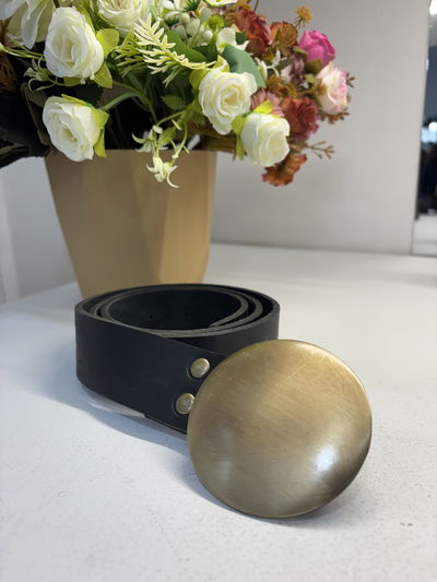 CINTOS CUERO CON CHAPÓN