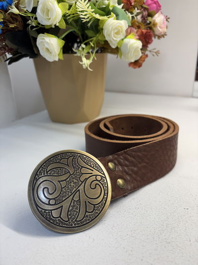 CINTOS CUERO CON CHAPÓN