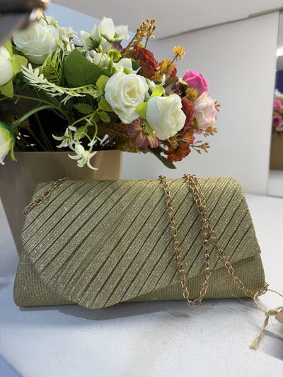 SOBRE DE FIESTA DORADO