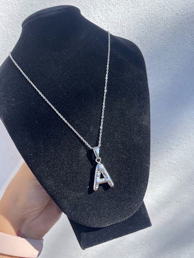 Cadena con inicial