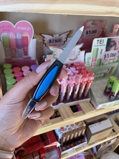 Lima metálica con corta cutículas 