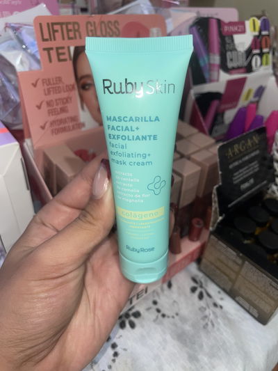 Mascarilla facial exfoliante de ruby rose
