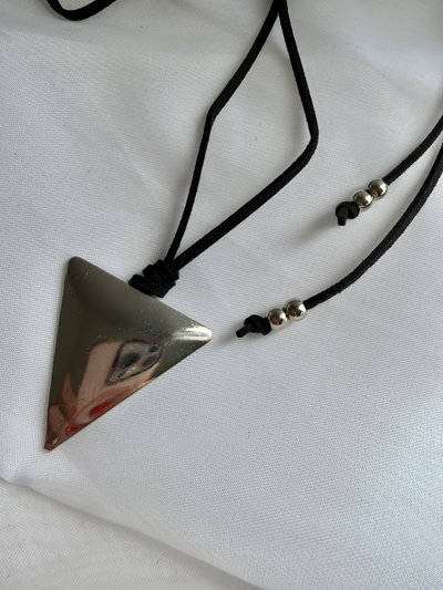Choker triángulo 
