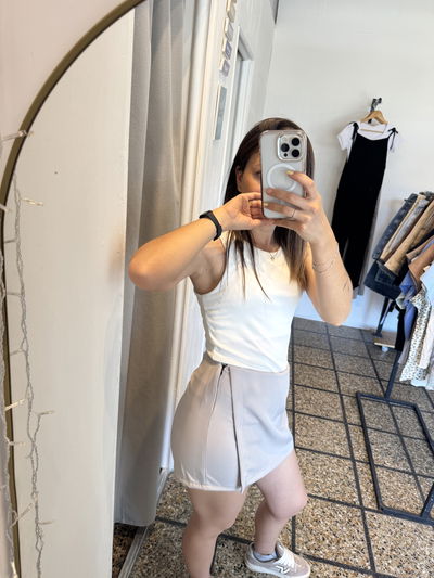 Short pollera sastrero