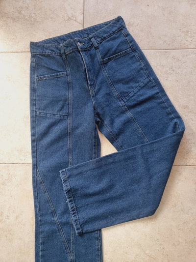 Pantalon wide leg líneas