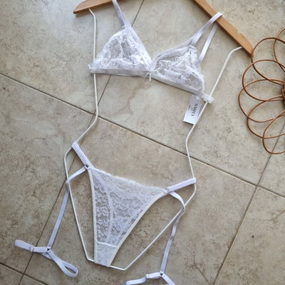 Conjunto Bralette con ligas MILE