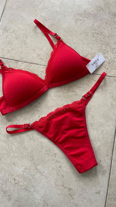 Conjunto soft con puntilla