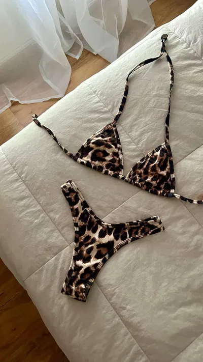 Bikini Print en v