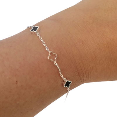 Pulsera Acero quirurgico blanco  Con 5 Tréboles Pequeños