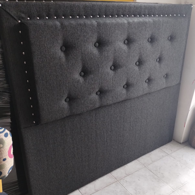 Clasico con botones, una fila de tachas 1.40 mts