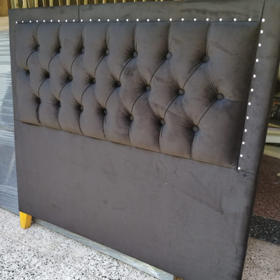 Modelo Capitone con Tachas 1.40 o 1.60 mts