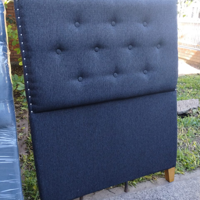 Clasico con botones, una fila de tachas 0.80 x 1.00 mts