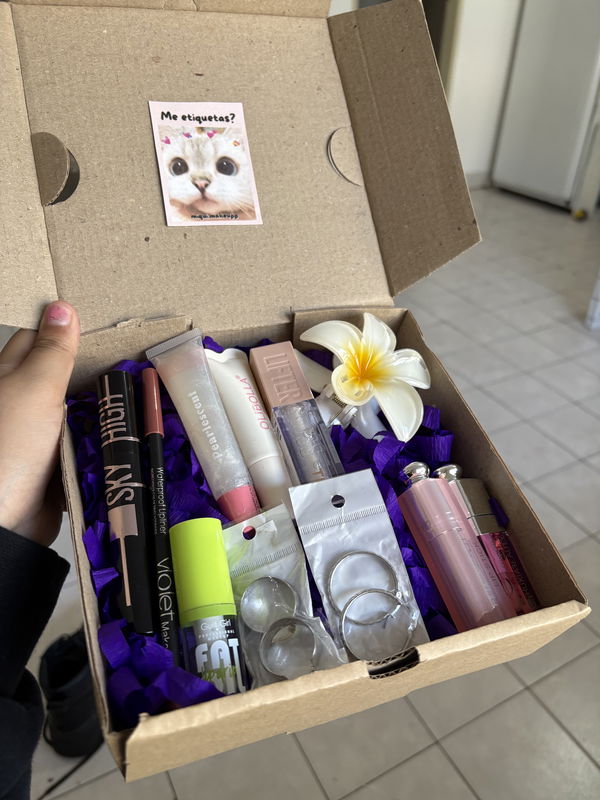 BOX MAQUILLAJE SURTIDA