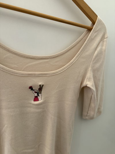 Remera cuello u 