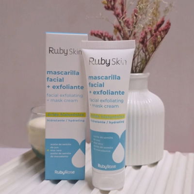 Mascarilla facial exfoliante con Ácido Hialurónico Ruby Rose